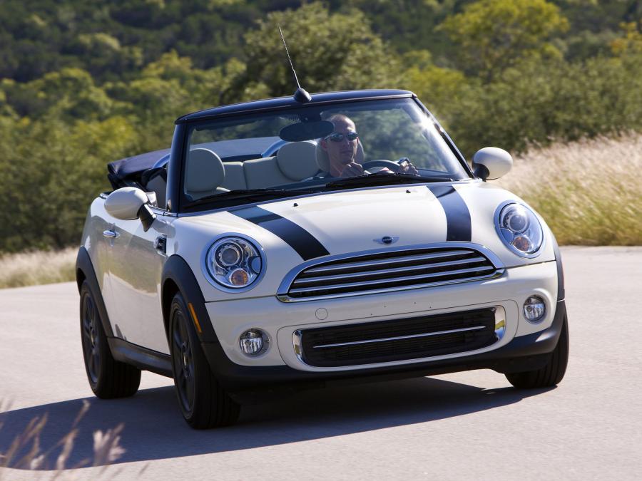  Mini Cooper Cabrio 2010 года  (US) (фото 4 из 30)